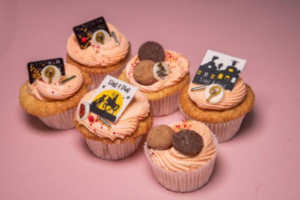 Sinterklaas cupcakes doos- vegan & glutenvrij Sinterklaas cupcakes doos- vegan & glutenvrij